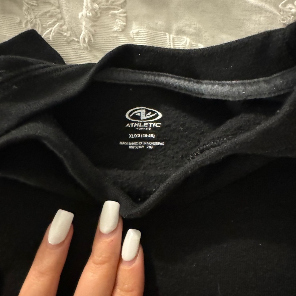 Athletic Works Black Crewneck - Picture 2 of 4